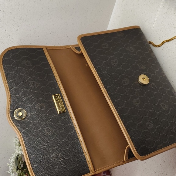 DIOR Luxurious honeycomb Crossbody - Picture 7 of 10